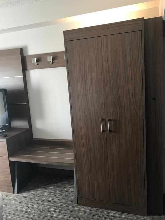 فندق وأجنحة هوليداي إن إكسبريس لويزفيل إيست لويفيل المظهر الخارجي الصورة